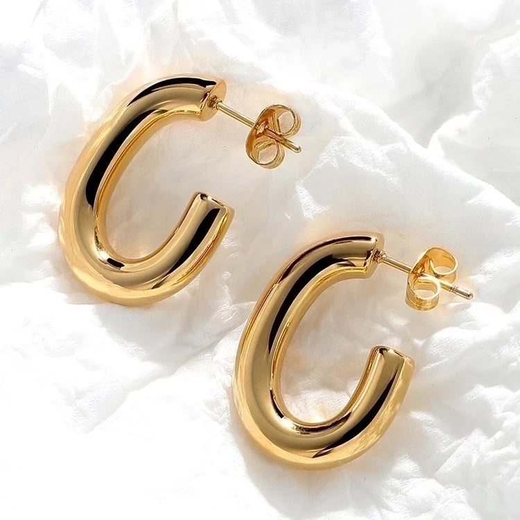 Gleam Line Stud Earrings – Gold
