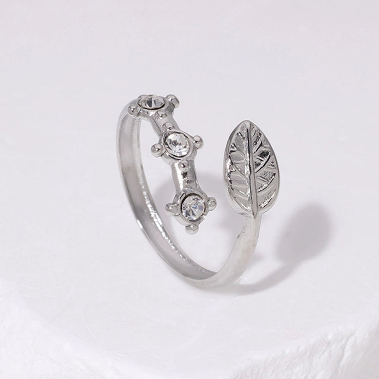 Lumiere Leaf Wrap Ring – Silver