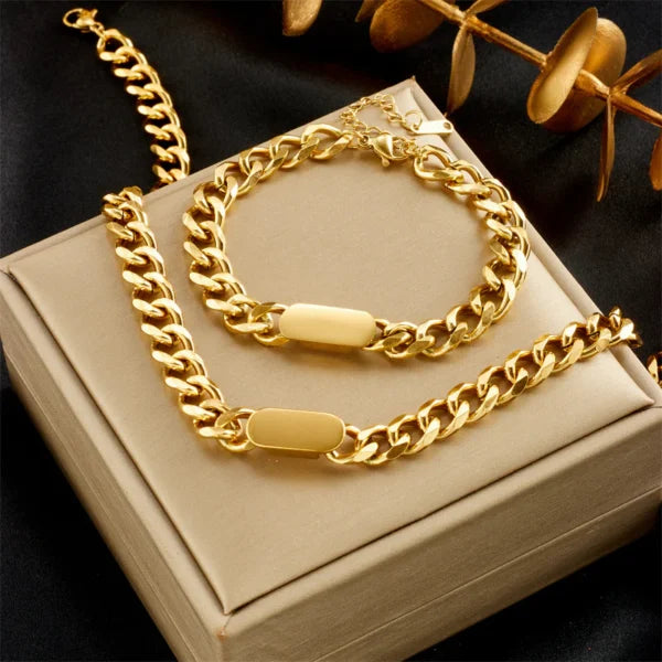 LuxeLink Gold Chain Bracelet